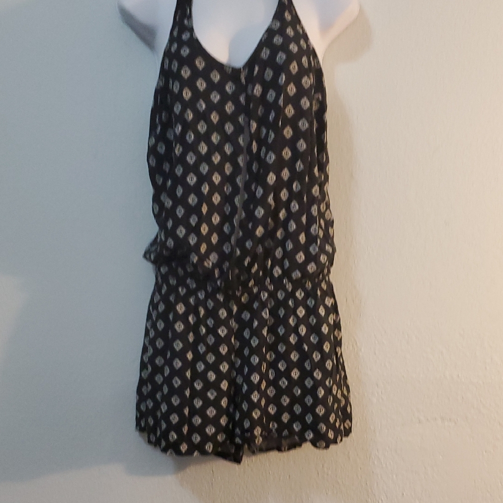 Old Navy Black and White Geometric Blouse